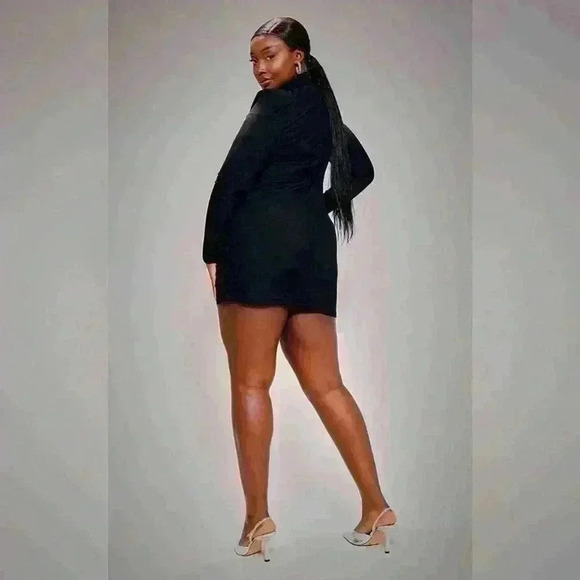 Plus Black Mesh Cut Out Detail Shoulder Pad Bodycon  Dress - Picture 2 of 3